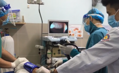 Nội soi can thiệp gắp thành công dị vật trong dạ dày của bệnh nhân