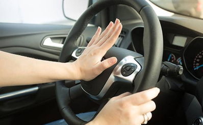 7 cách giúp trẻ thoát hiểm khi bị bỏ quên trên xe ô tô