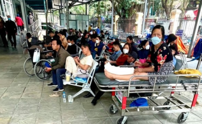 Khẩn cấp gỡ khó cho ngành y