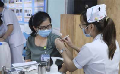 Hưởng ứng đợt cao điểm tiêm vắc xin phòng COVID-19: 69 bệnh viện tổ chức tiêm vắc xin phòng COVID-19 cho người dân ngay tại bệnh viện