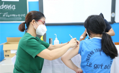 TP.HCM: hơn 10.000 trẻ lớp 6 đã được tiêm vắc xin phòng COVID-19