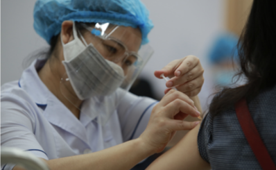 TP. Hồ Chí Minh: Người dân Thành phố hưởng ứng đợt cao điểm tiêm vắc xin nhắc lại phòng COVID-19!