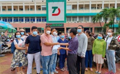 Lực lượng y tế TP.HCM lên đường hỗ trợ tỉnh Sóc Trăng chống dịch COVID-19