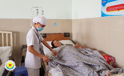 Bác sĩ Bệnh viện Quận 11 cứu sống một phụ nữ có máu đục như sữa